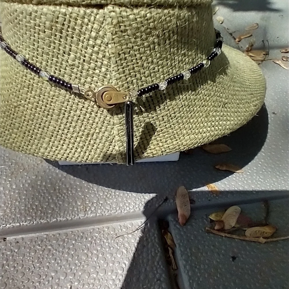 Women's beaded face necklace 14 inches.